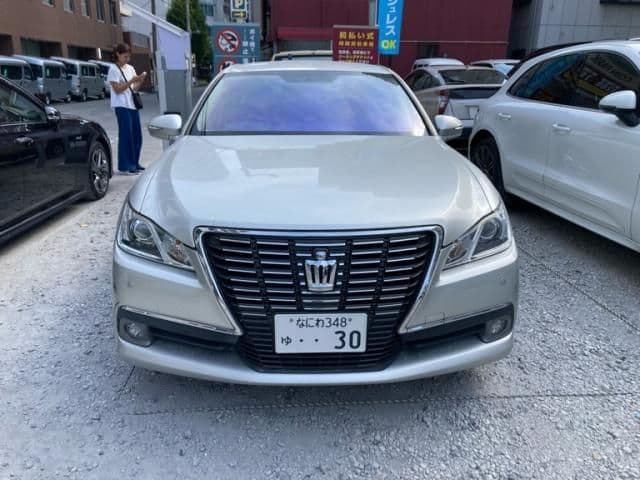 TOYOTA CROWN sedan