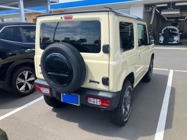 Car thumbnail 3