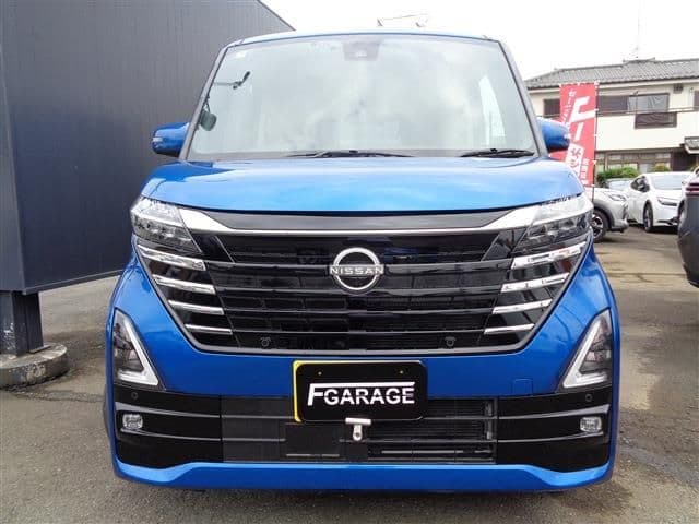NISSAN