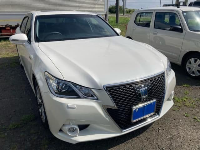 TOYOTA CROWN sedan hybrid