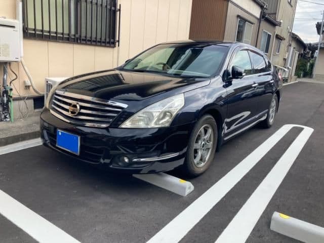 NISSAN
