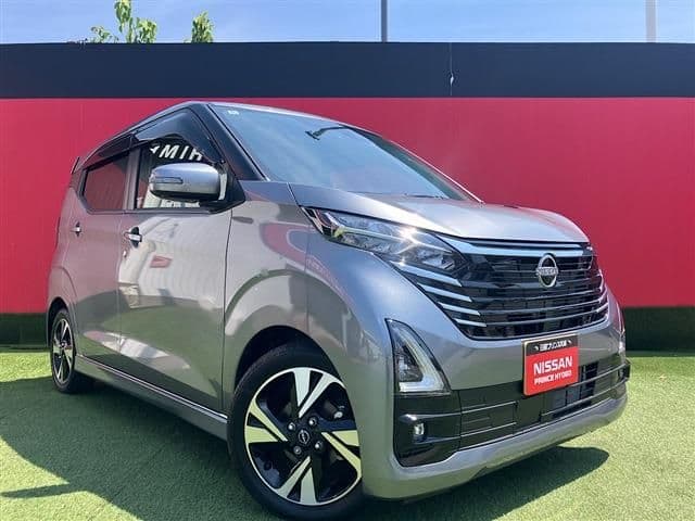 NISSAN