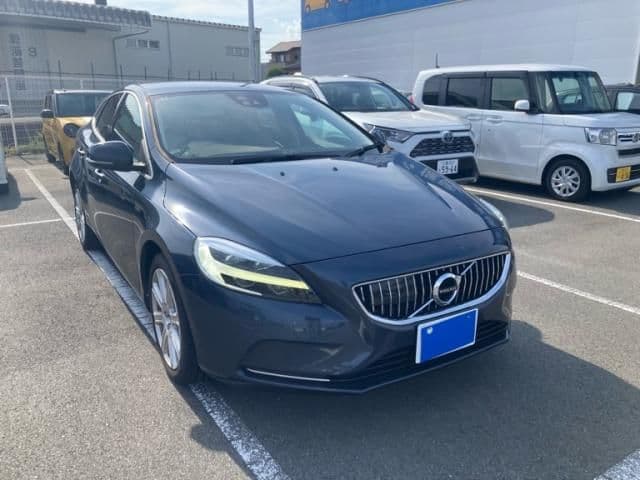 VOLVO VOLVO V40