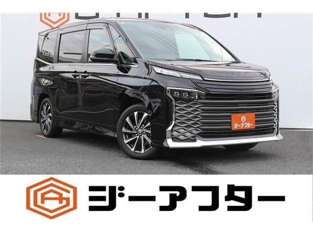 TOYOTA VOXY HYBRID
