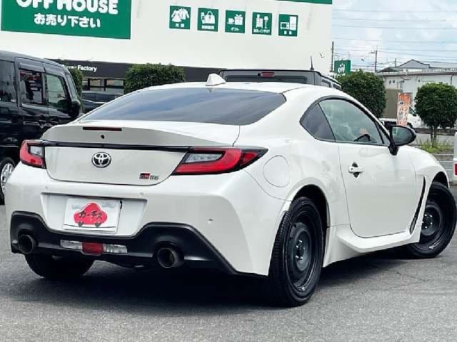 Car thumbnail 3