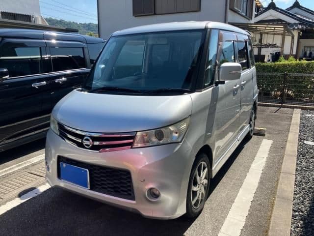 NISSAN