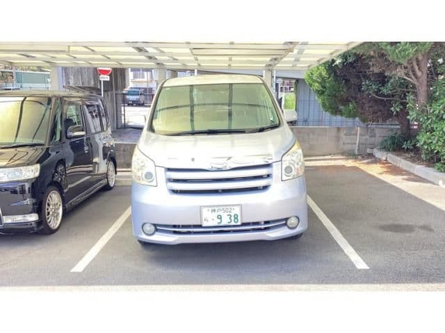 TOYOTA NOAH