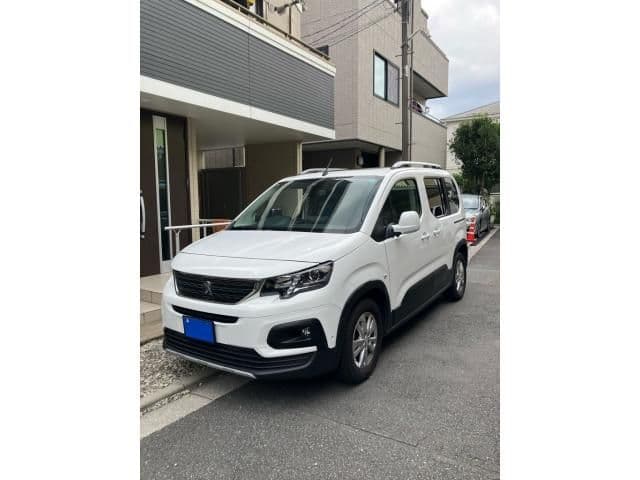 Car image 1