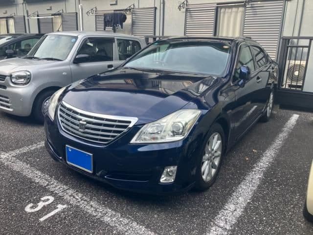 TOYOTA CROWN sedan