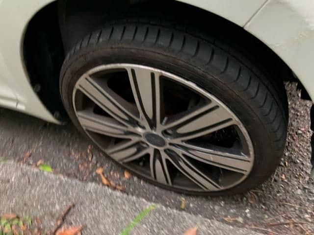 Car thumbnail 4