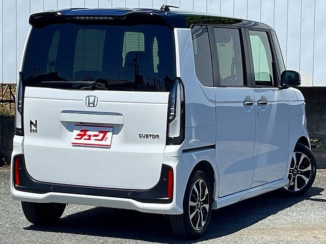 Car thumbnail 3