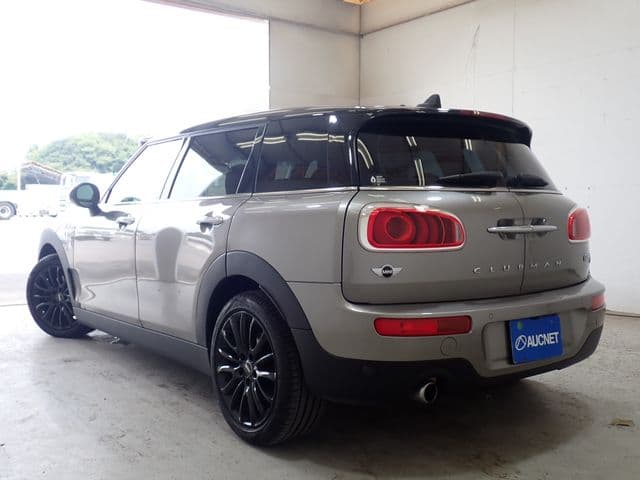 Car thumbnail 3