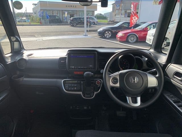Car thumbnail 3
