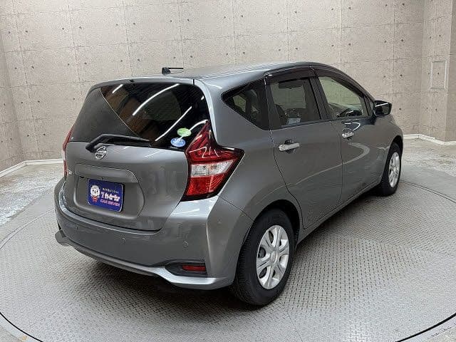 Car thumbnail 4