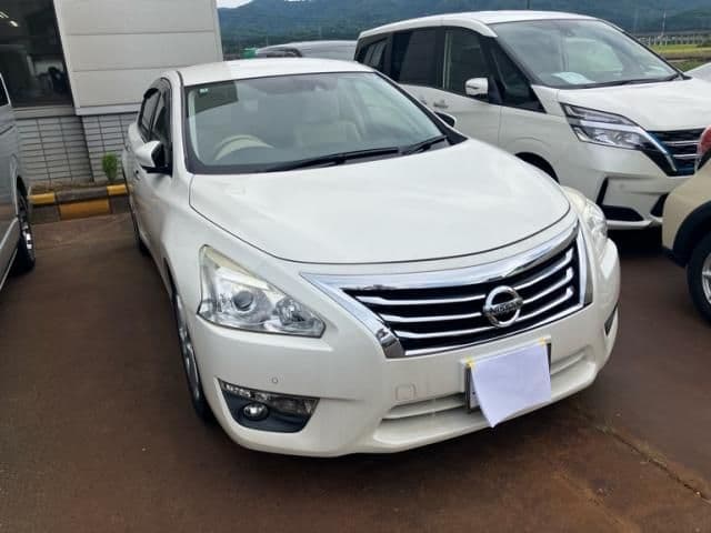 NISSAN