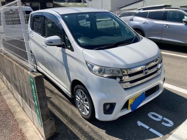 NISSAN