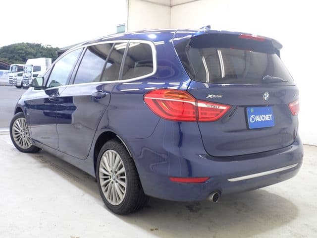 Car thumbnail 3