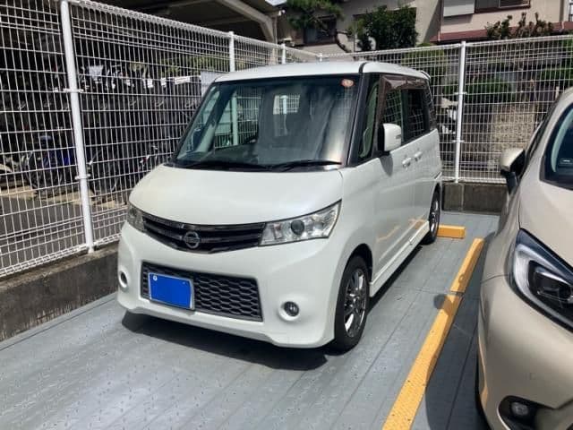 NISSAN ROOX
