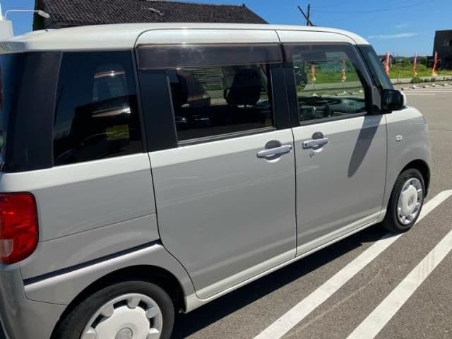 Car thumbnail 4