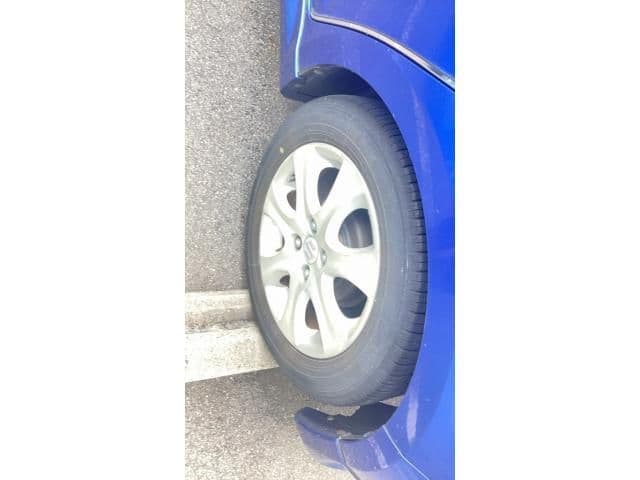 Car thumbnail 4
