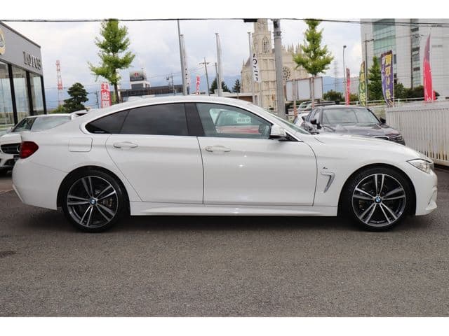Car thumbnail 4