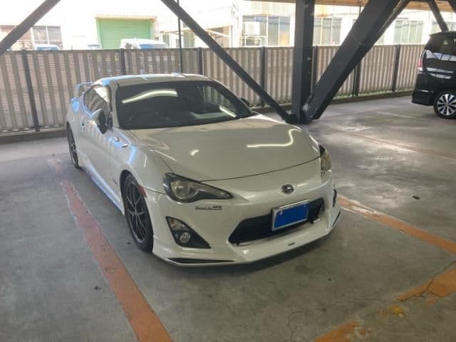 Car image 1