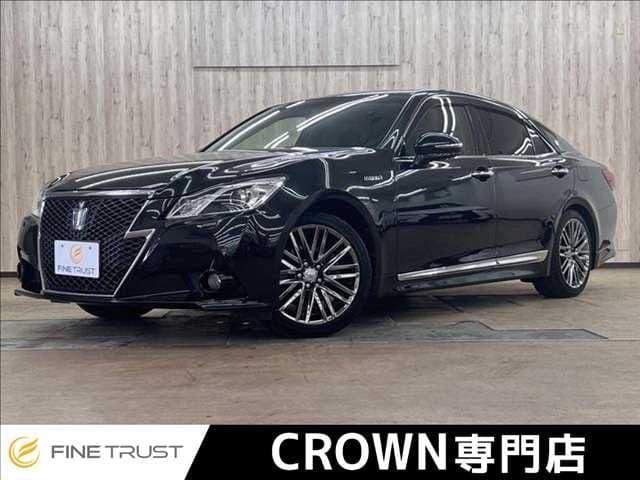 TOYOTA CROWN sedan hybrid
