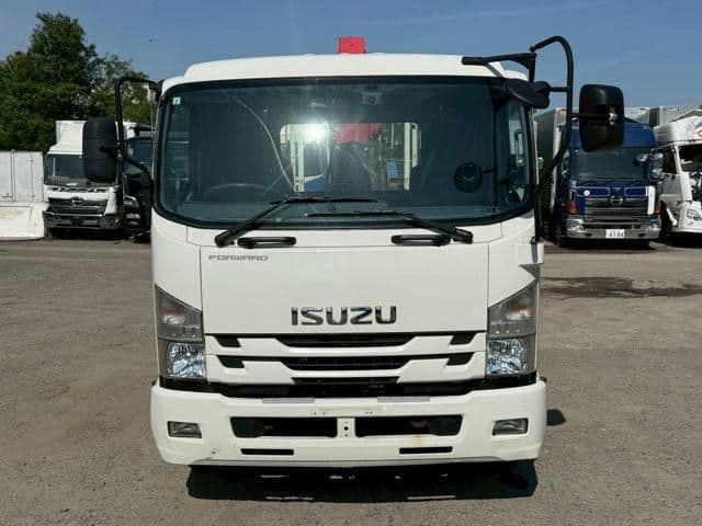 ISUZU