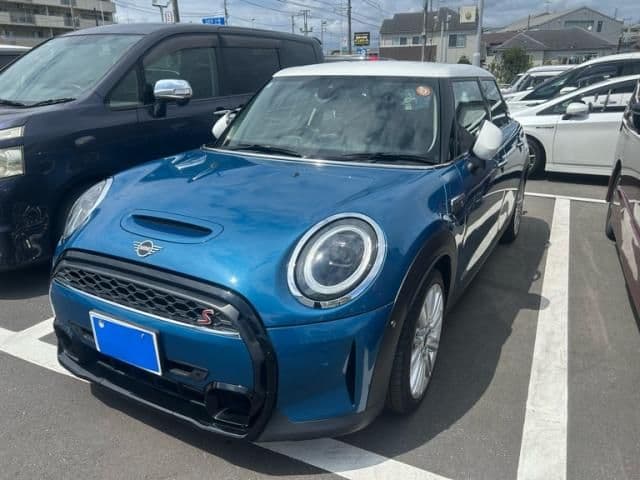 Car thumbnail 4