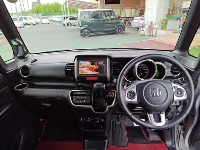 Car thumbnail 3