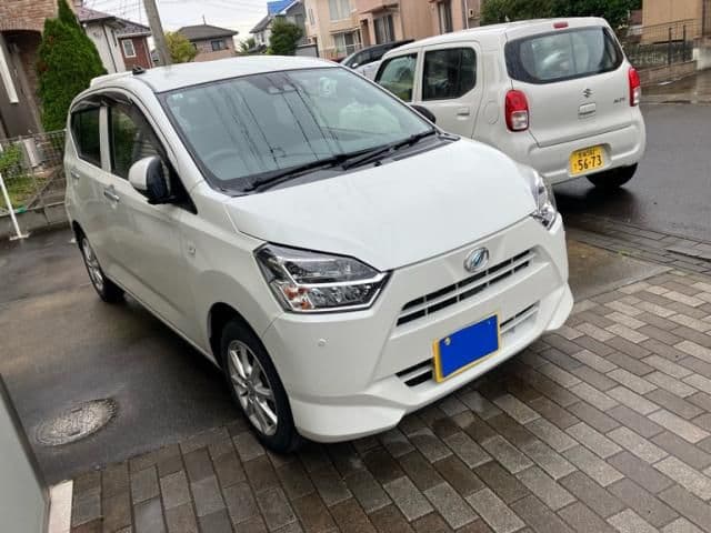 Car thumbnail 3