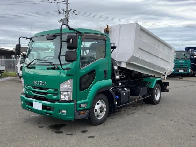 ISUZU
