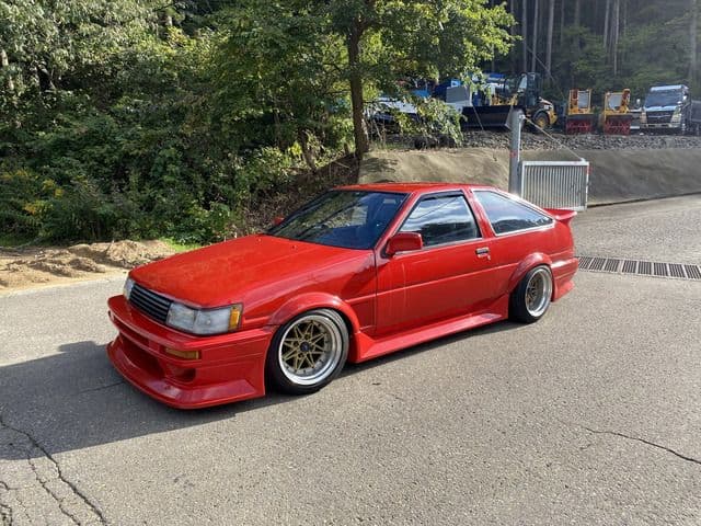 Car image 1
