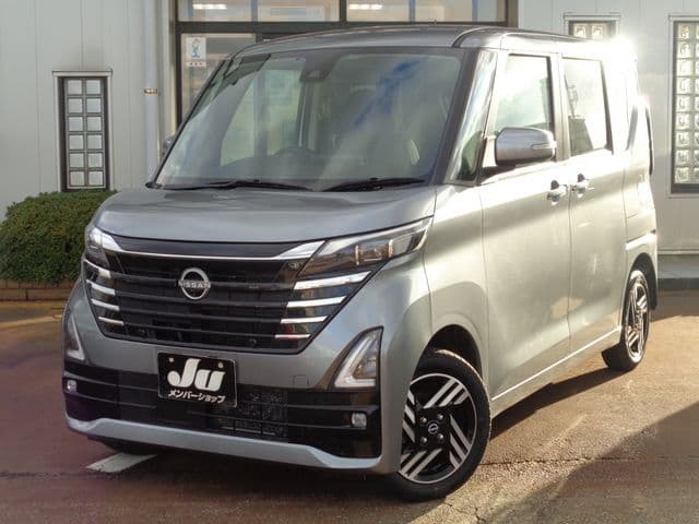 NISSAN