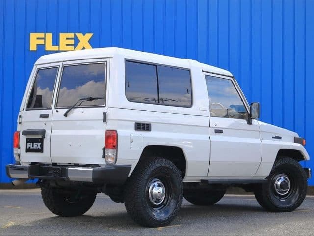 Car thumbnail 4