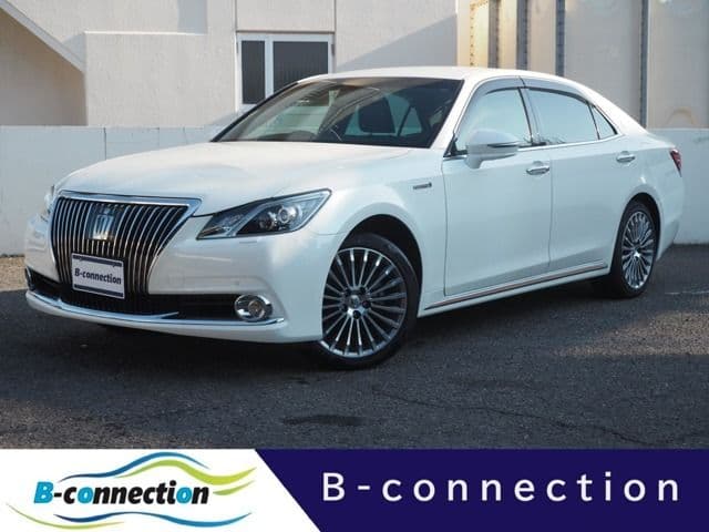 TOYOTA CROWN MAJESTA HYBRID 4WD