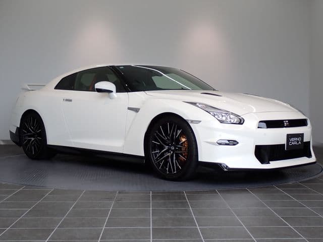 NISSAN GT-R