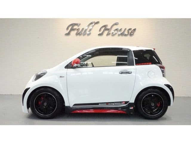 TOYOTA iQ