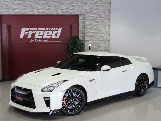 NISSAN GT-R