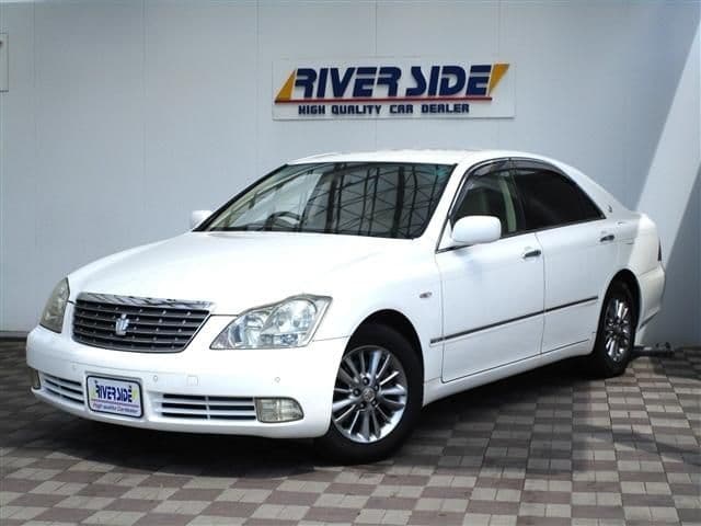 TOYOTA CROWN sedan