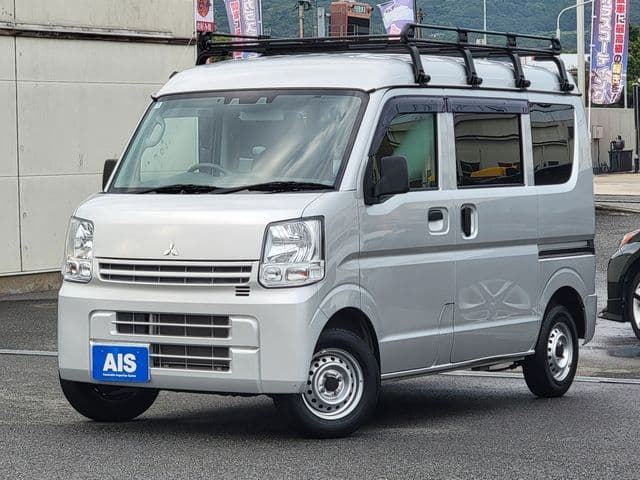 MITSUBISHI MINICAB van