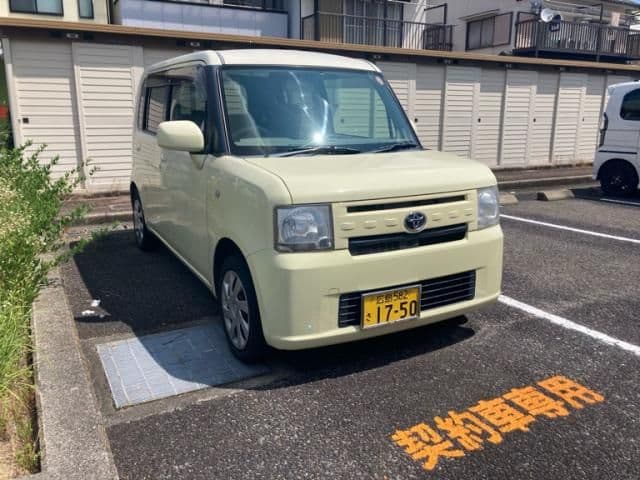 TOYOTA PIXIS SPACE