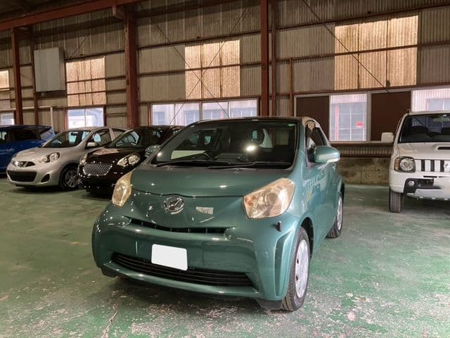 TOYOTA iQ