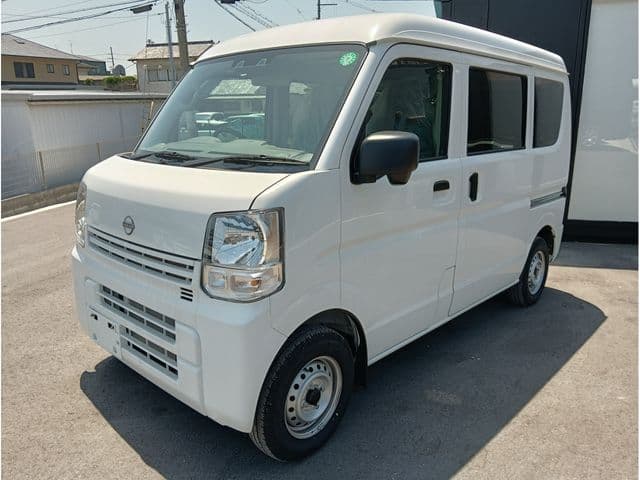 NISSAN CLIPPER van