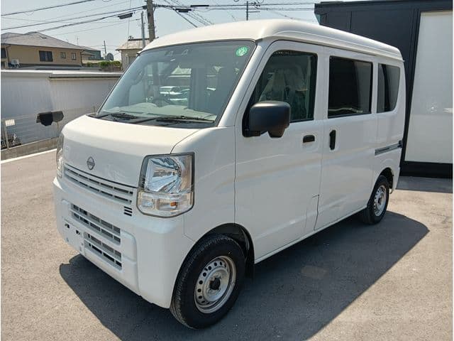 NISSAN CLIPPER van