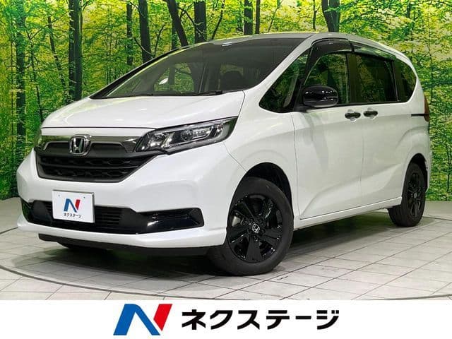 HONDA FREED plus HYBRID 4WD