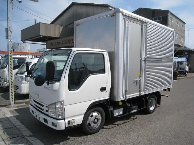 MAZDA TITAN