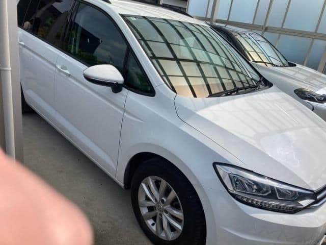 VOLKSWAGEN VOLKSWAGEN GOLF TOURAN