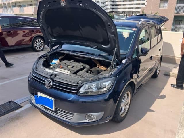 VOLKSWAGEN VOLKSWAGEN GOLF TOURAN