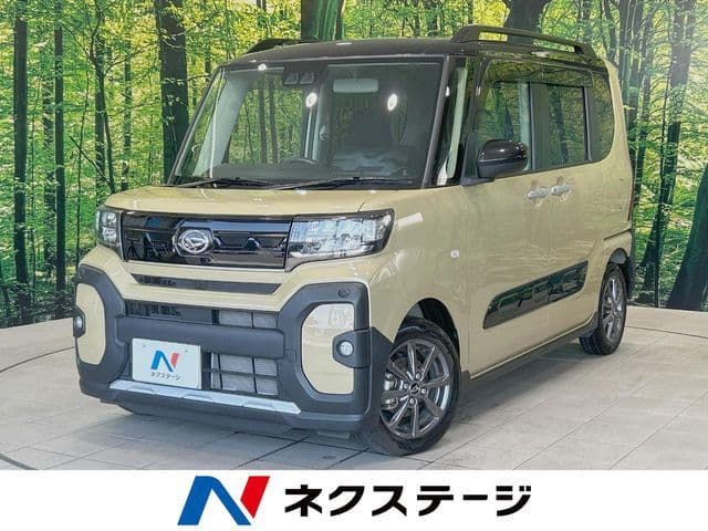 DAIHATSU TANTO FAN CROSS